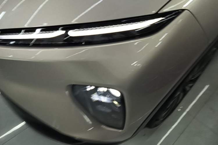 Used Nio ES8 2024 75 kWh Left Front Headlight