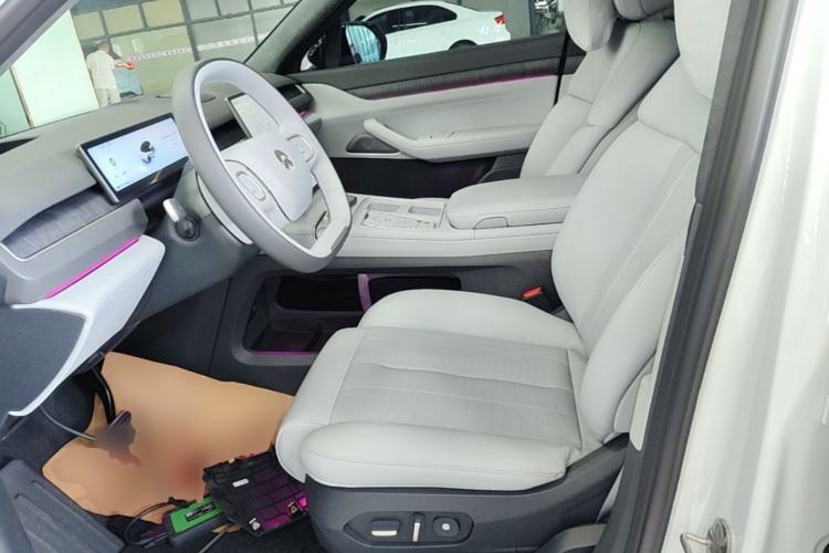 Used Nio ES8 2024 75 kWh Left Front Seat