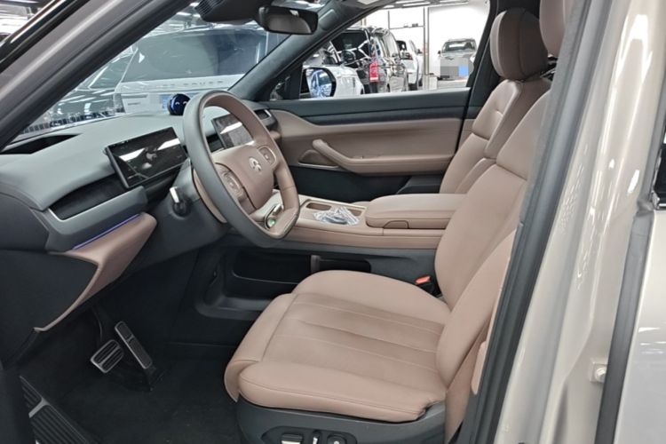 Used Nio ES8 2024 75 kWh Executive Edition Left Front Seat
