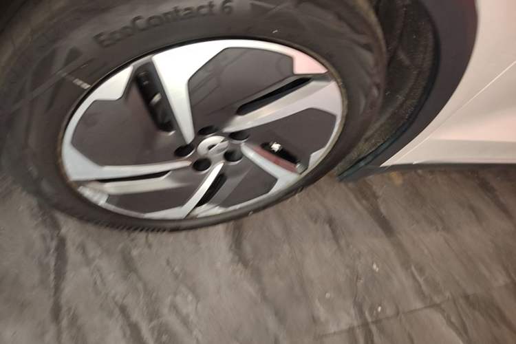 Used Nio ES8 2024 75 kWh Executive Edition Left Front Wheel Hub
