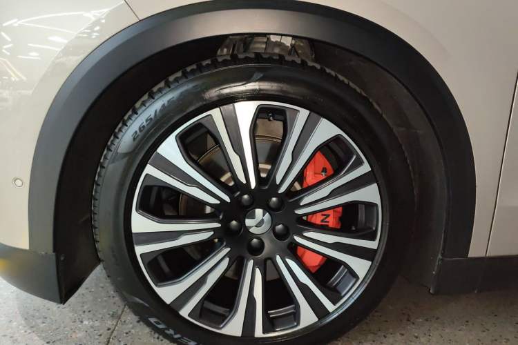 Used Nio ES8 2024 75 kWh Left Front Wheel Hub
