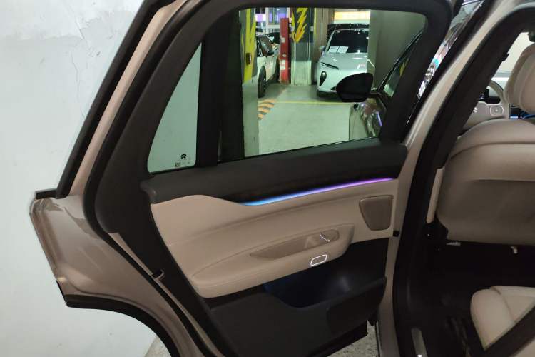 Used Nio ES8 2024 75 kWh Left Rear Door Interior