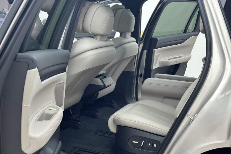 Used Nio ES8 2024 75 kWh Left Rear Seat