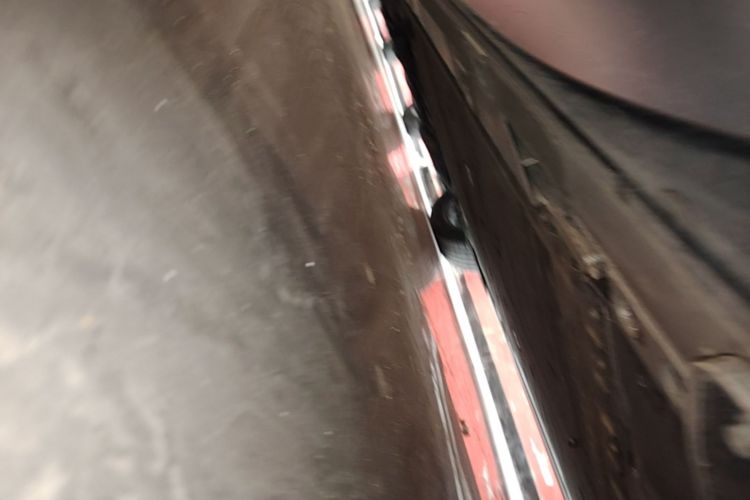 Used Nio ES8 2024 75 kWh Executive Edition Left Side Sill