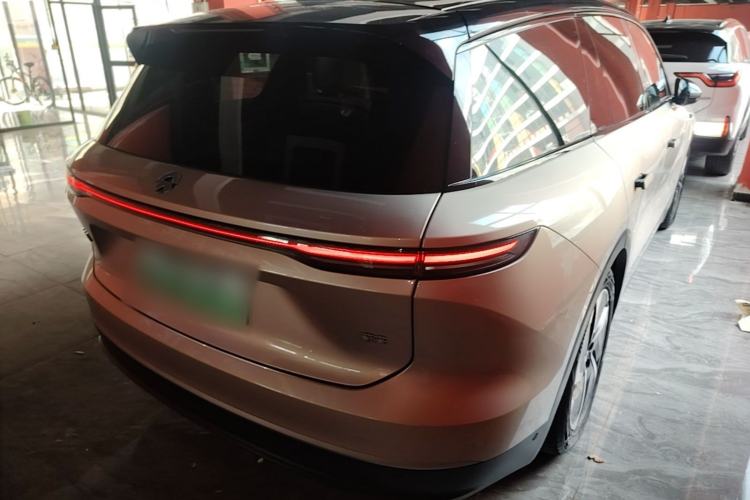 Used Nio ES8 2024 75 kWh Executive Edition Rear Right 45 Deg