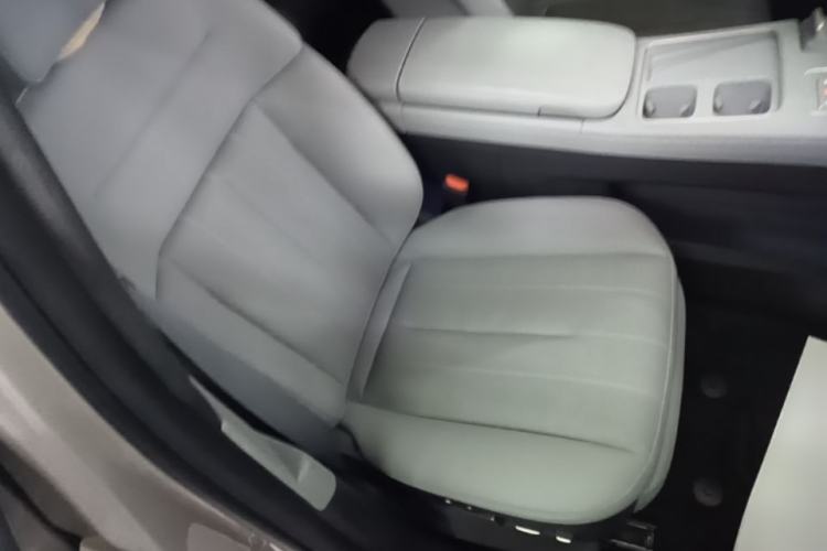 Used Nio ES8 2024 75 kWh Right Front Seat