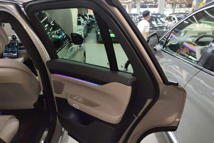 Used Nio ES8 2024 75 kWh Right Rear Door Interior