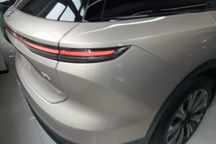 Used Nio ES8 2024 75 kWh Right Rear Taillight