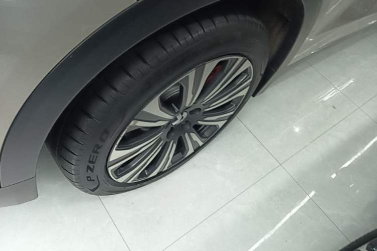 Used Nio ES8 2024 75 kWh Right Rear Wheel Hub