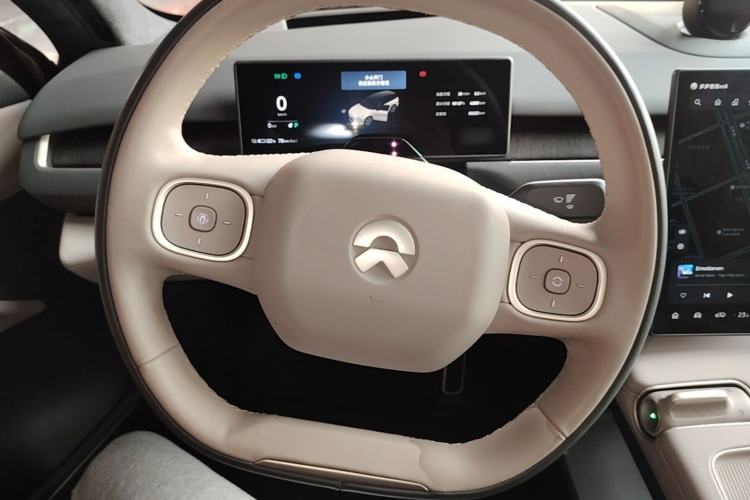 Used Nio ES8 2024 75 kWh Executive Edition Steering Wheel