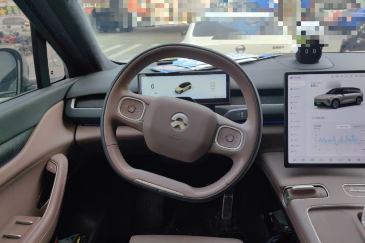 Used Nio ES8 2024 75 kWh Steering Wheel