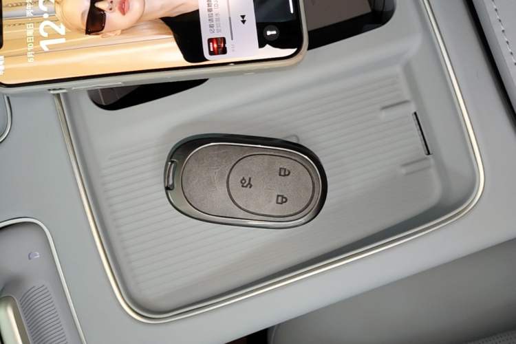 Used Nio ES8 2024 75 kWh Vehicle Key