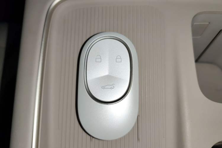 Used Nio ES8 2024 75 kWh Vehicle Key