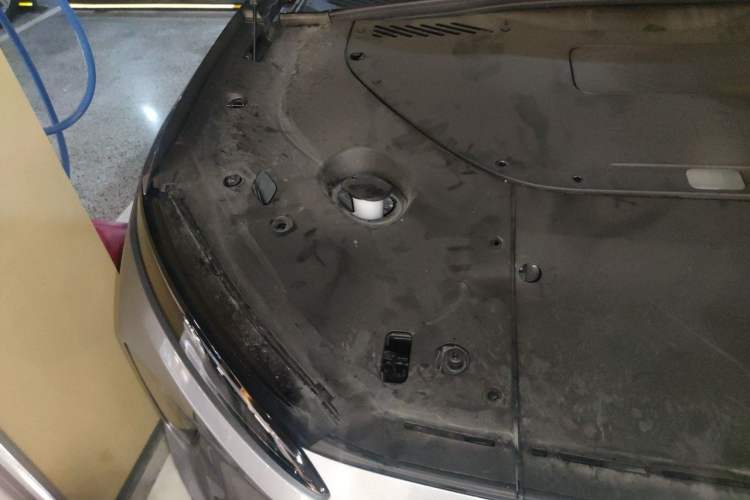 Used Nio ES8 2024 75 kWh Executive Edition Engine Bay Right