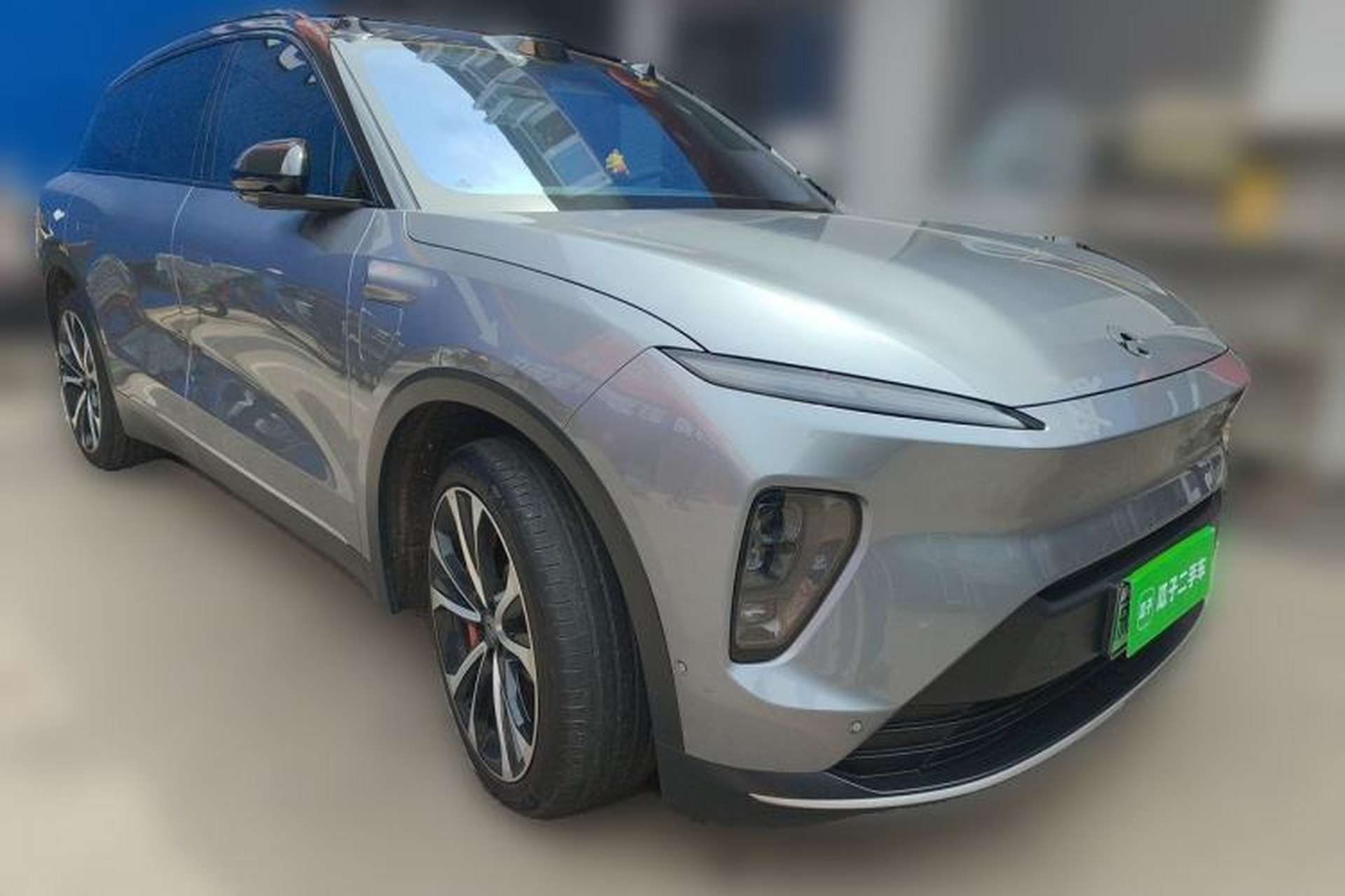 Used Nio ES8 2024 100kWh Signature Edition Front Right 45 Deg