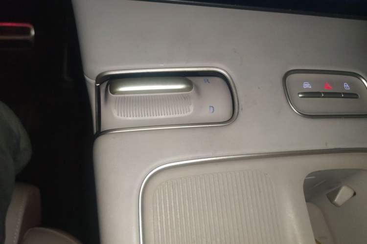 Used Nio ES8 2024 75 kWh Executive Edition Gear Lever