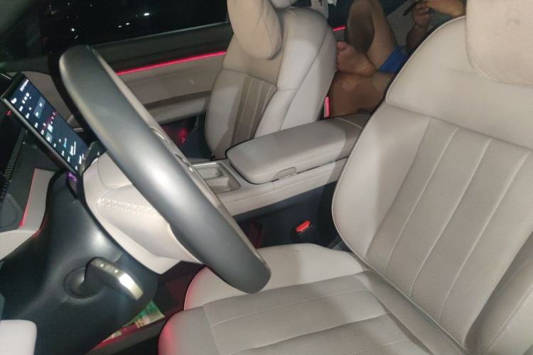 Used Nio ES8 2024 75 kWh Executive Edition Left Front Seat