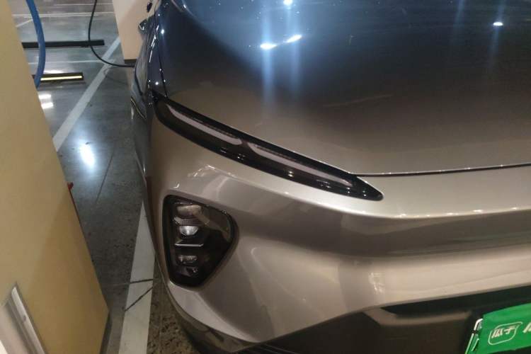 Used Nio ES8 2024 75 kWh Executive Edition Right Front Headlight