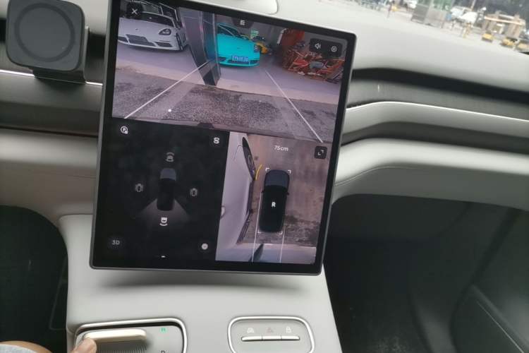 Used Nio ES8 2024 75 kWh Audio And AC Panel