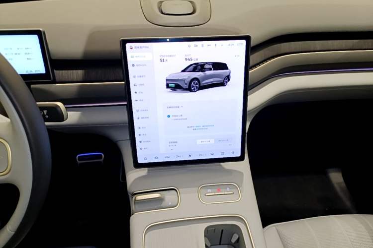Used Nio ES8 2024 75 kWh Executive Edition Audio And AC Panel