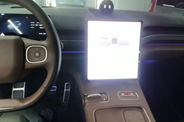 Used Nio ES8 2024 75 kWh Audio And AC Panel