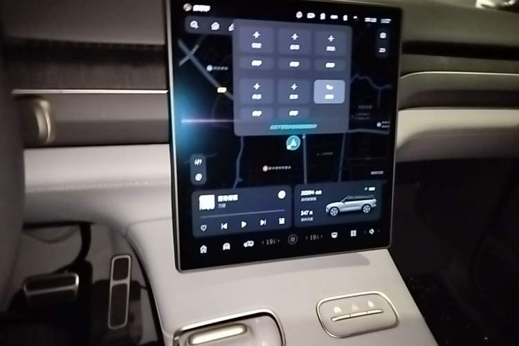 Used Nio ES8 2024 75 kWh Executive Edition Audio And AC Panel