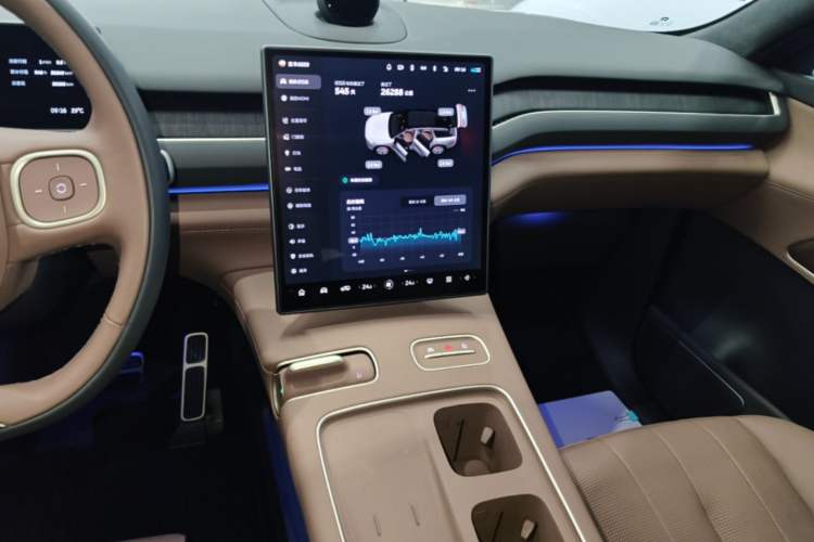 Used Nio ES8 2024 75 kWh Executive Edition Audio And AC Panel
