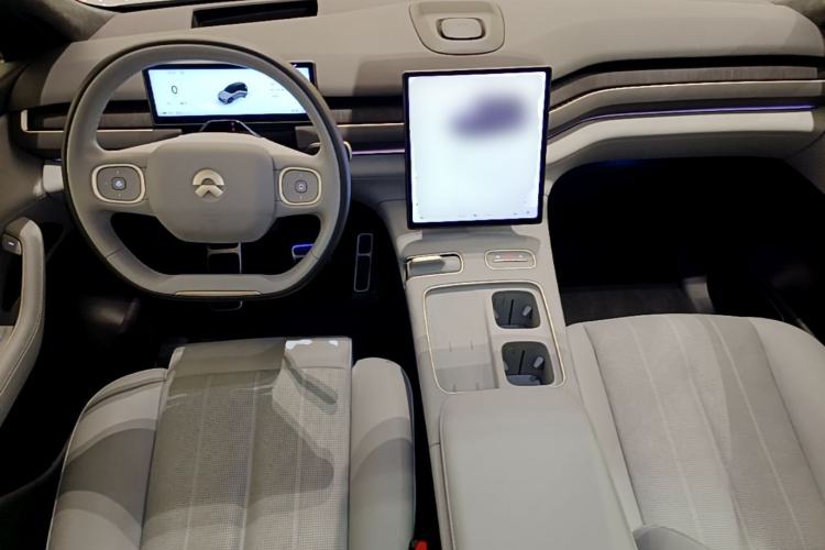 Used Nio ES8 2024 75 kWh Executive Edition Center Console