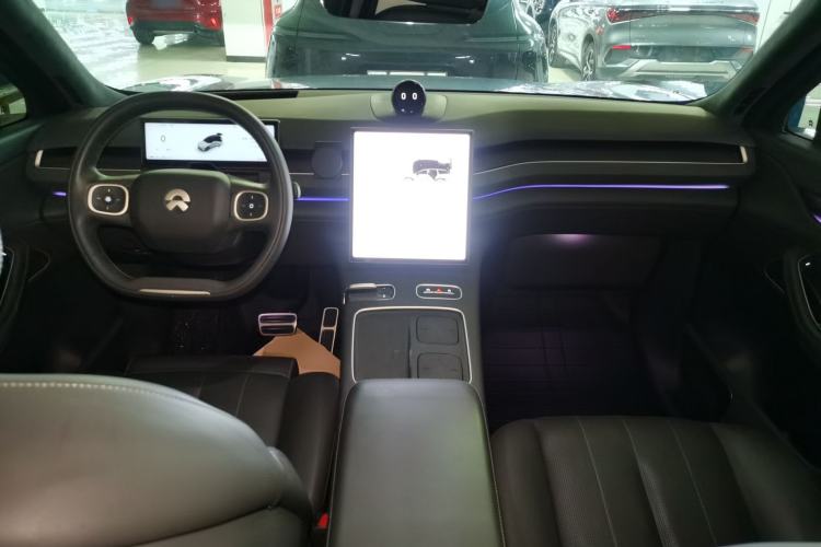 Used Nio ES8 2024 75 kWh Center Console