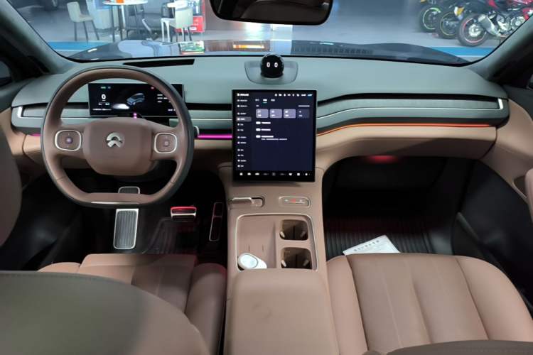 Used Nio ES8 2024 100kWh Signature Edition Center Console