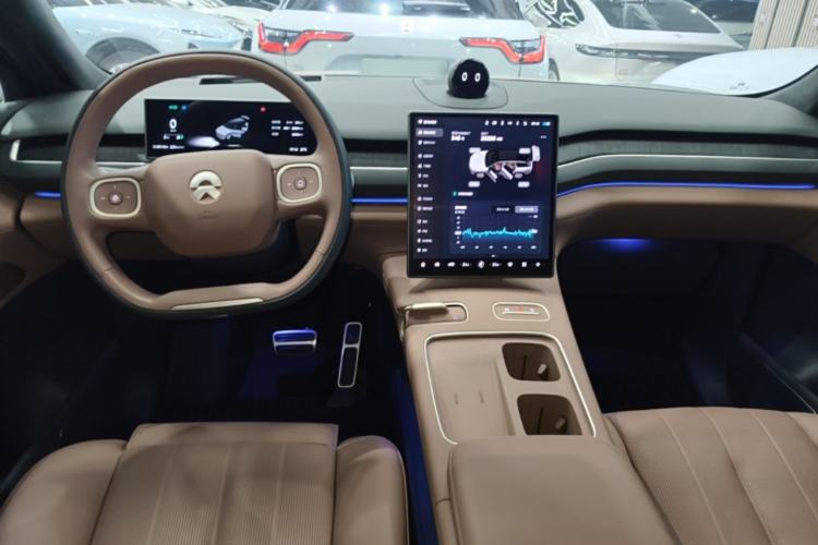 Used Nio ES8 2024 75 kWh Executive Edition Center Console