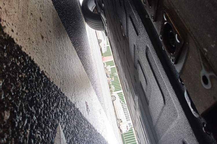 Used Nio ES8 2024 75 kWh Chassis Front Right