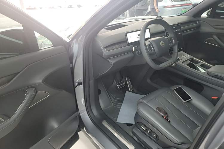 Used Nio ES8 2024 75 kWh Driver Seat