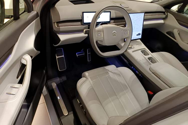 Used Nio ES8 2024 75 kWh Executive Edition Driver Seat