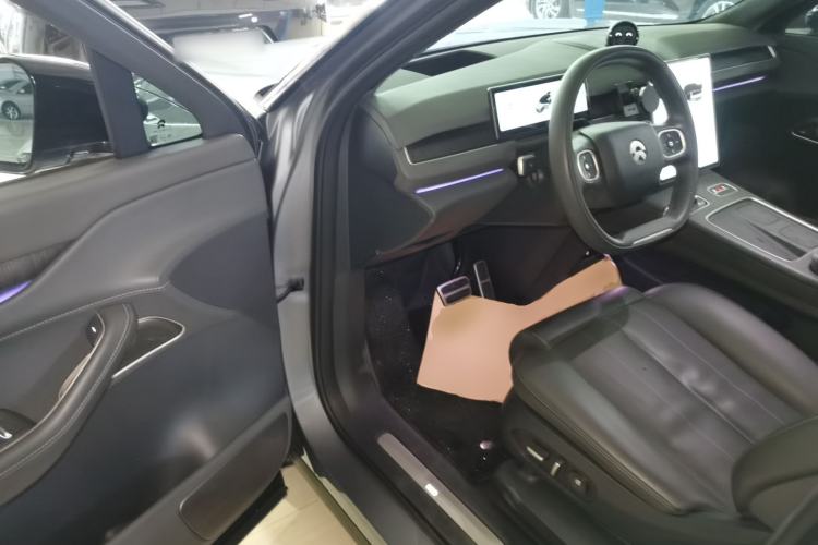 Used Nio ES8 2024 75 kWh Driver Seat