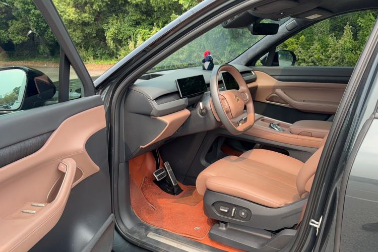 Used Nio ES8 2024 75 kWh Driver Seat
