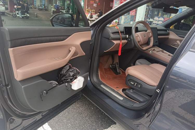 Used Nio ES8 2024 75 kWh Driver Seat