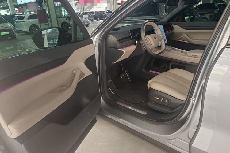 Used Nio ES8 2024 75 kWh Executive Edition Driver Seat