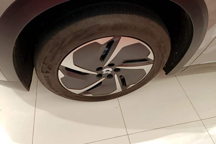 Used Nio ES8 2024 75 kWh Executive Edition Exterior 4