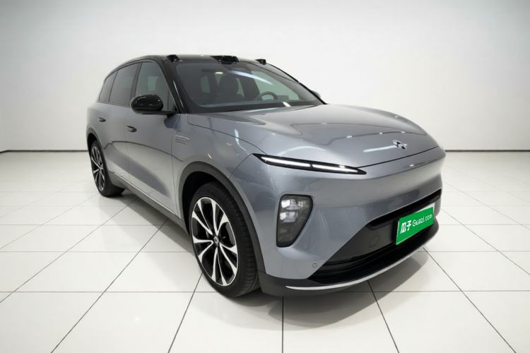 Used Nio ES8 2024 75 kWh Front Right 45 Deg