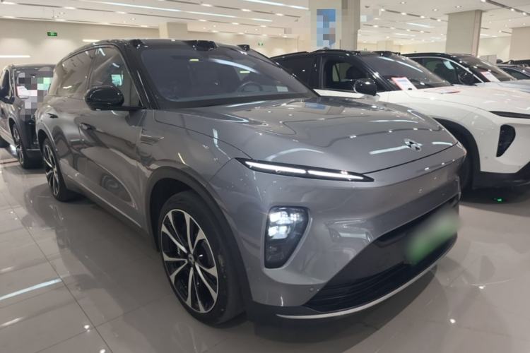 Used Nio ES8 2024 75 kWh Front Right 45 Deg
