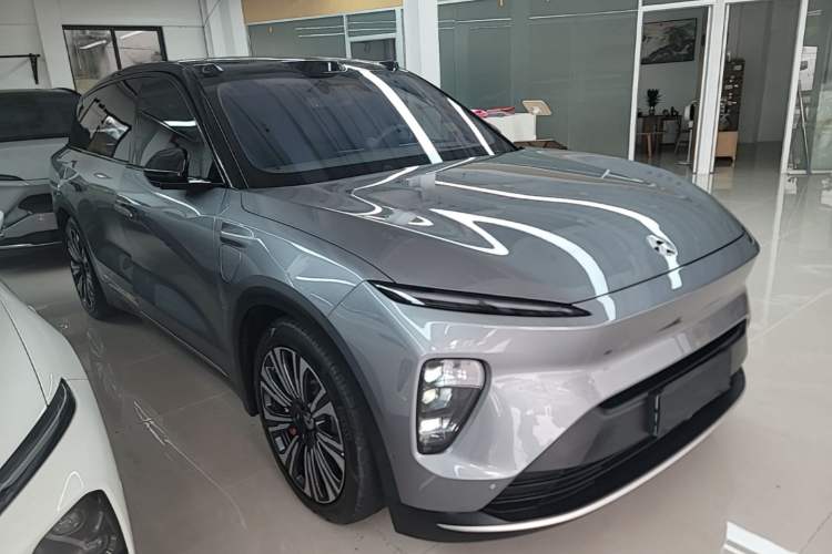 Used Nio ES8 2024 75 kWh Front Right 45 Deg