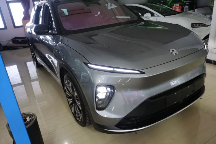 Used Nio ES8 2024 75 kWh Front Right 45 Deg