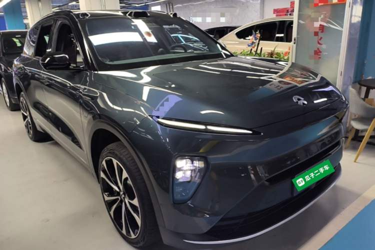 Used Nio ES8 2024 100kWh Signature Edition Front Right 45 Deg
