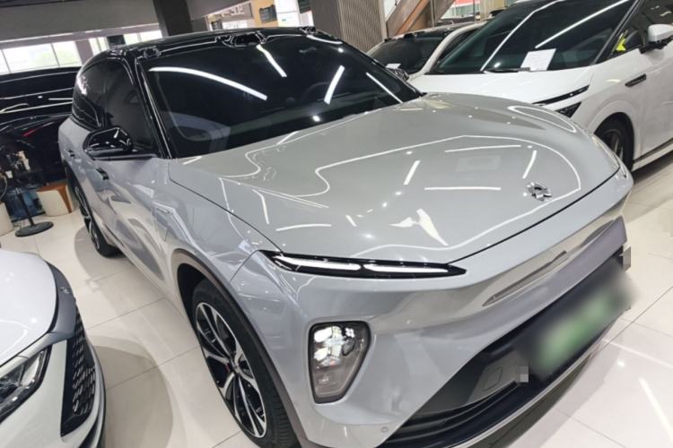 Used Nio ES8 2024 75 kWh Executive Edition Front Right 45 Deg