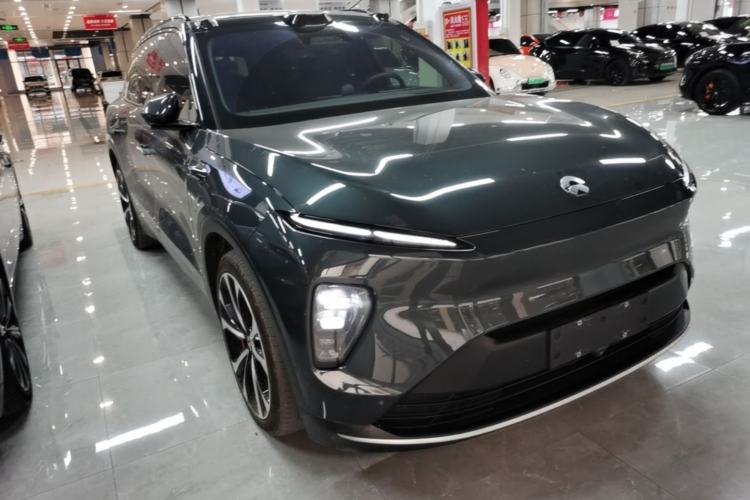 Used Nio ES8 2024 100kWh Signature Edition Front Right 45 Deg