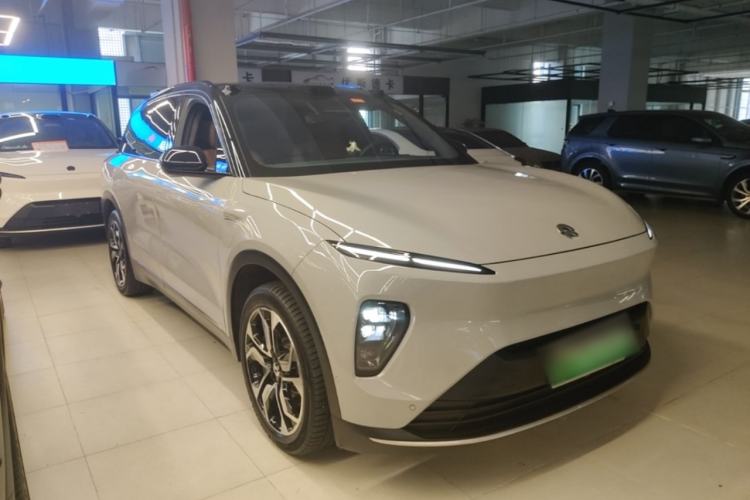 Used Nio ES8 2024 100kWh Front Right 45 Deg