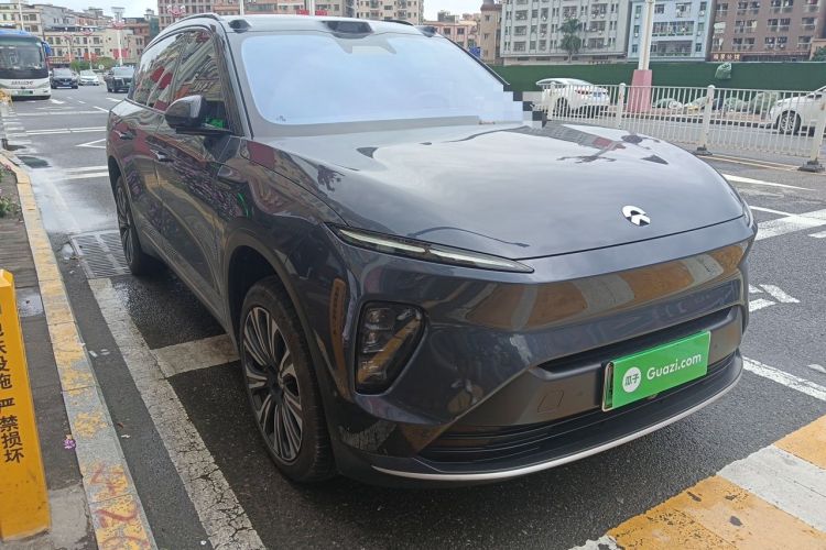 Used Nio ES8 2024 75 kWh Front Right 45 Deg
