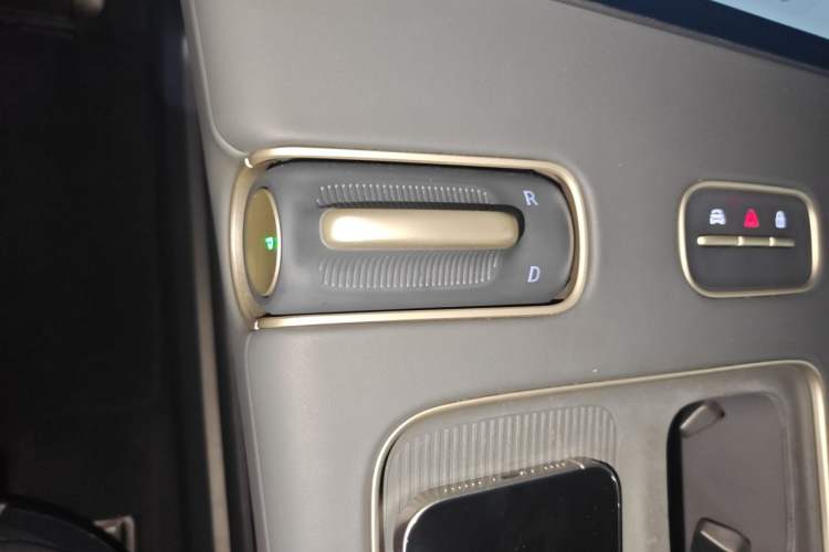 Used Nio ES8 2024 100kWh Signature Edition Gear Lever