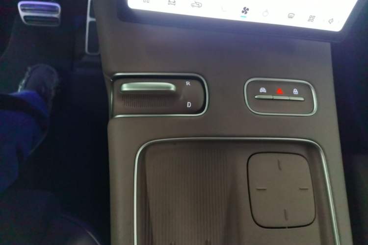 Used Nio ES8 2024 75 kWh Gear Lever